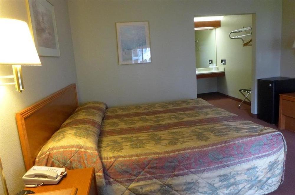 Inn At Ронерт Парк Стая снимка