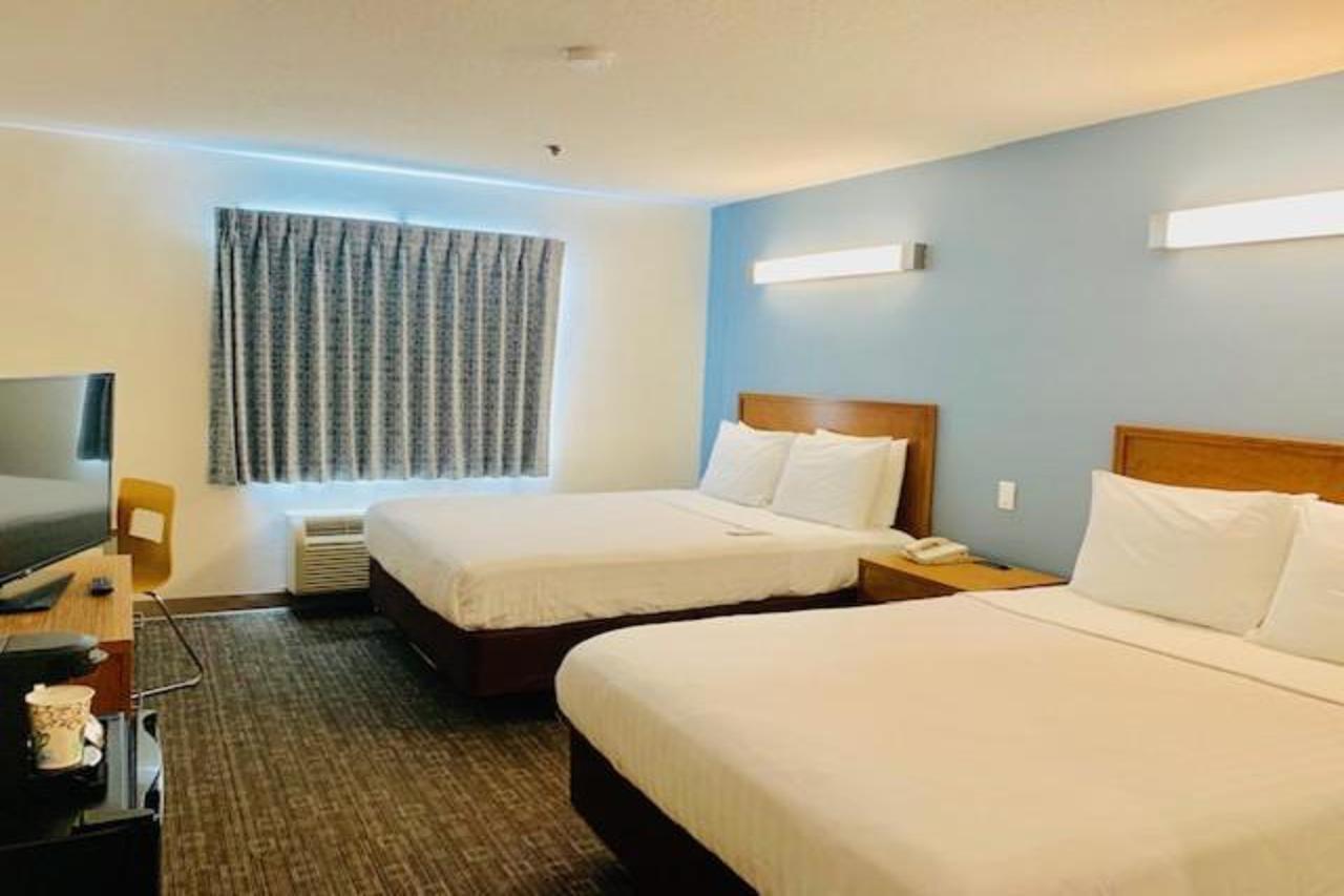 Inn At Ронерт Парк Екстериор снимка