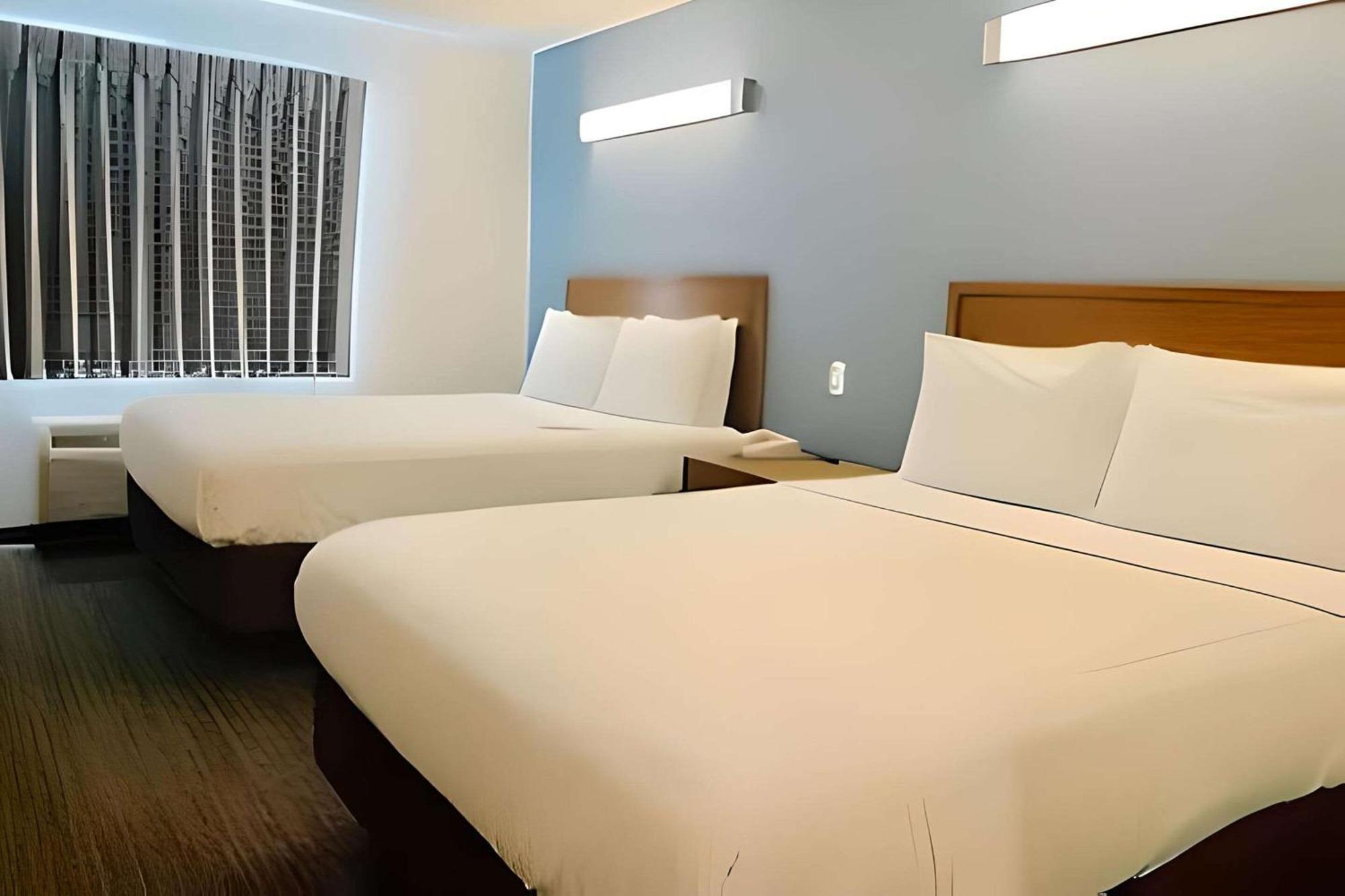 Inn At Ронерт Парк Екстериор снимка
