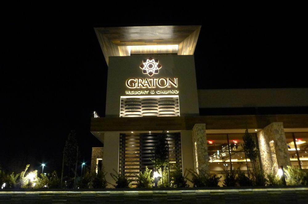 Inn At Ронерт Парк Екстериор снимка